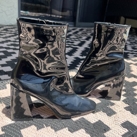 PrettyLittleThing Black Square Toe Ankle Boots - Picture 3 of 6